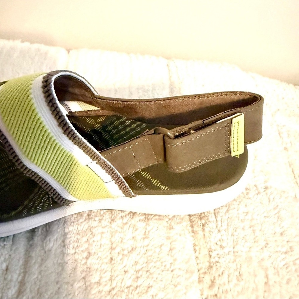 NWOT Cloudstepper Clarks Womens Stretch 8.5 Sandal Minimalist Outdoors Beach - Picture 9 of 9